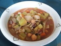 Caldo de verduras y garbanzos germinados | Receta Vegetariana