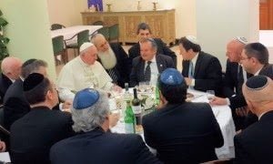 Papa Francisco anima a musulmanes y judíos al ecumenismo