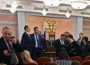 Rusia prohíbe a los Testigos de Jehová y confisca sus propiedades