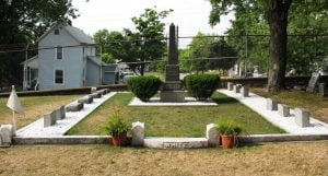 El misterioso Obelisco «masón» en la tumba de Elena White