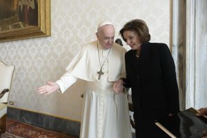 Nuevamente Francisco pide urgentemente crear «leyes para combatir la emergencia climática», junto a Nancy Pelosi hacia la COP26