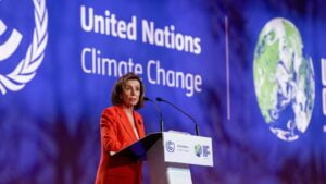 Nancy Pelosi: Combatir el cambio climático es una cuestión religiosa