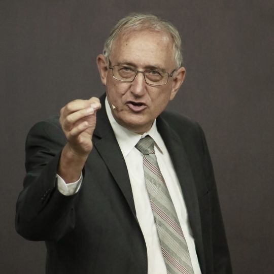 Prof. Walter Veith